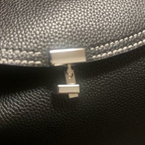 T-Lock grained-leather clutch - Picture 5 of 6